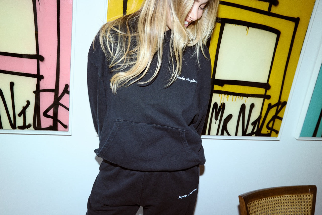 How To Dress With Subtle Femininity – 7 Top Examples – trophydaughter.com