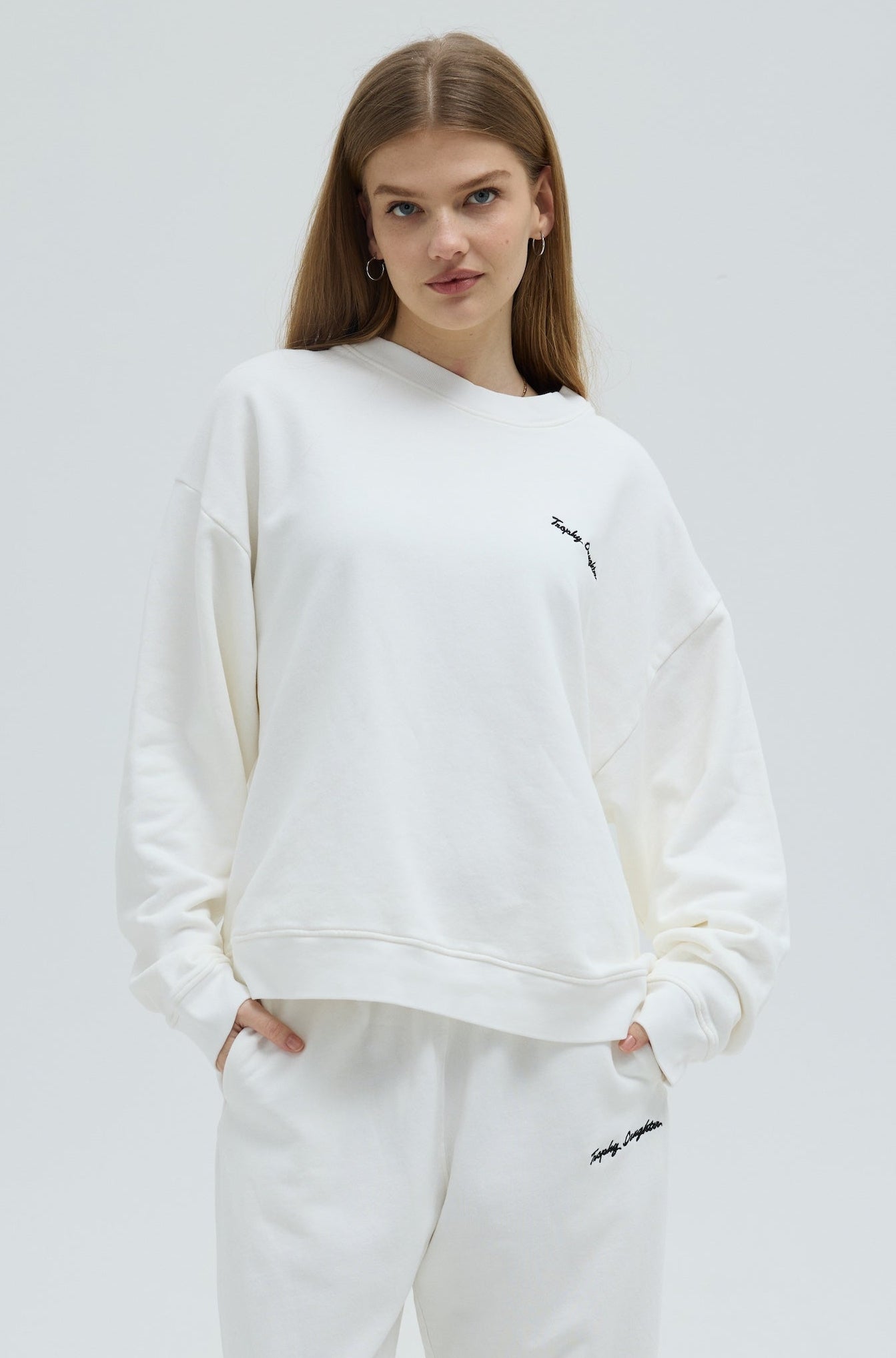 Chloe Signature Crewneck - Old Money Cream