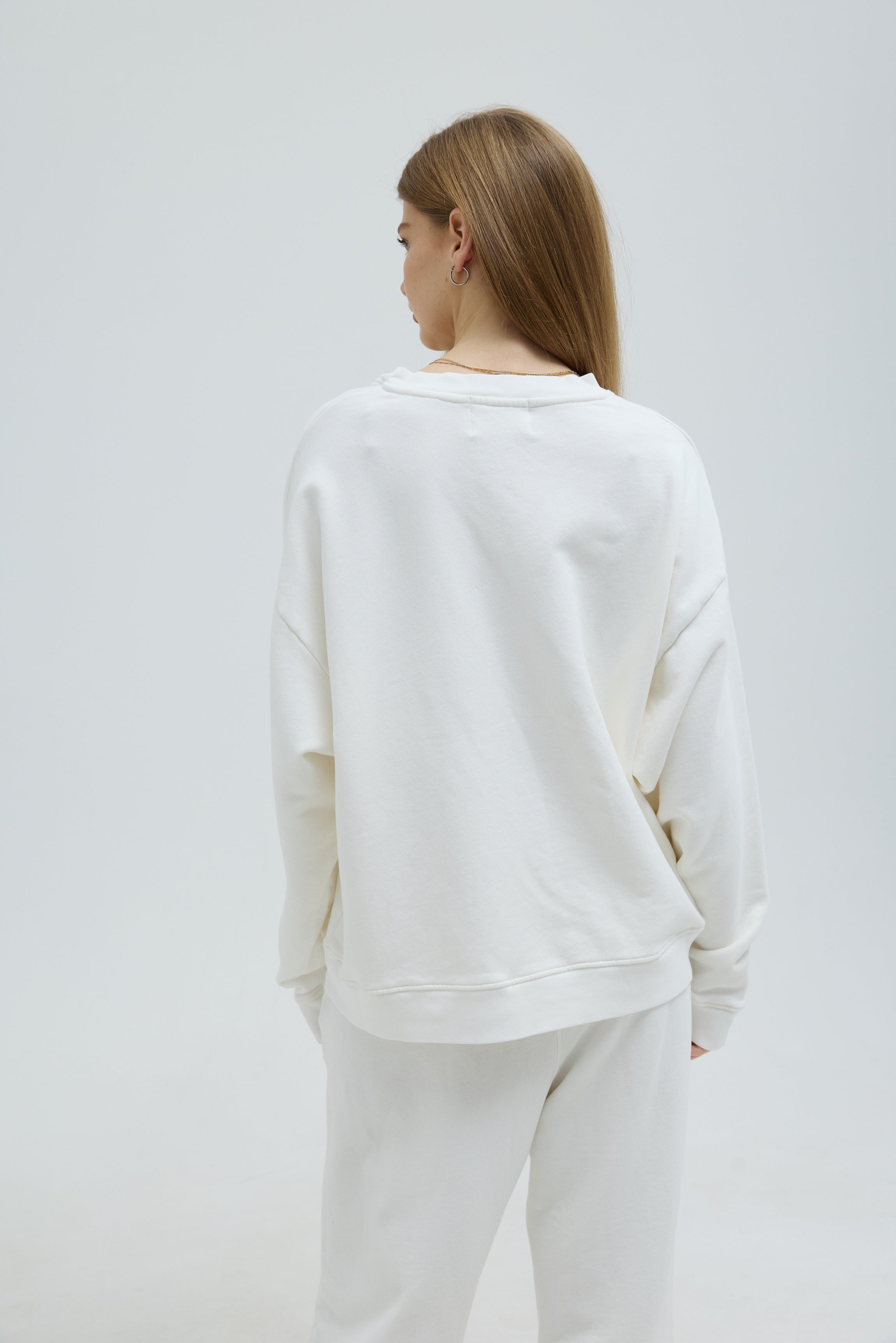 Chloe Signature Crewneck - Old Money Cream