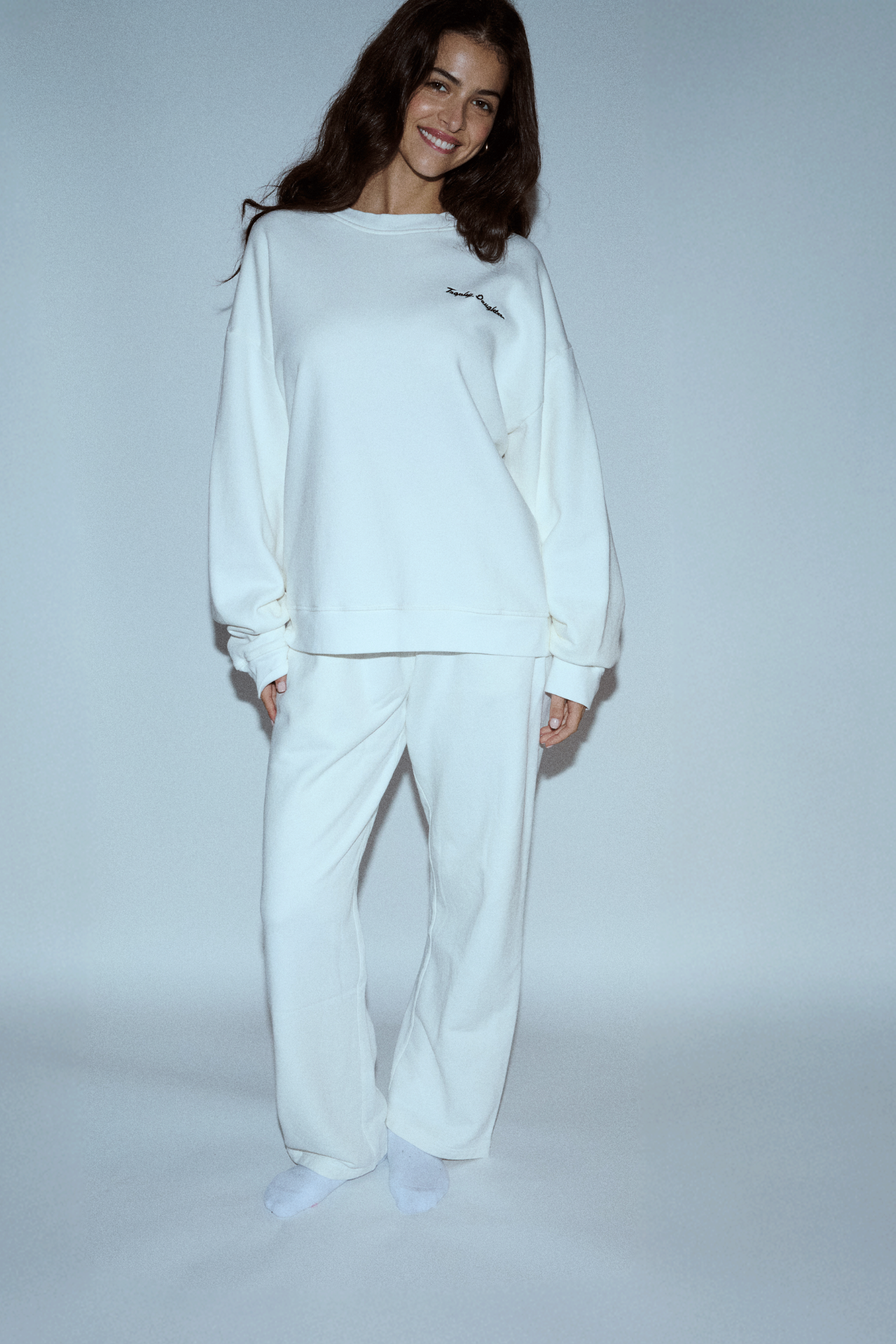 Chloe Signature Crewneck - Old Money Cream